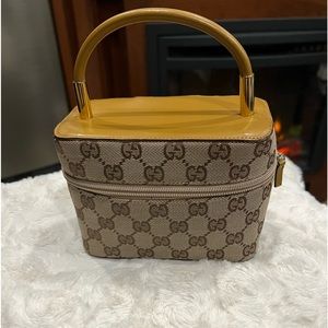 Beautiful Rare Vintage Gucci makeup or handbag in EUC… Authentic..W8.6inxL4.3in